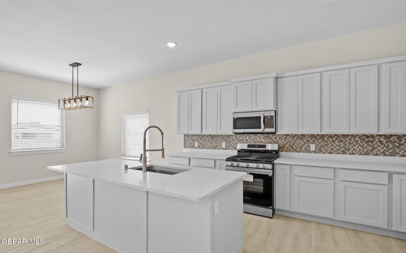 654 Davi's Greenwood Court, Vinton, TX 79821, 4 Bedrooms Bedrooms, ,3 BathroomsBathrooms,Residential,For Sale,654 Davi's Greenwood Court,922027