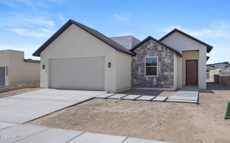 662 Davi's Greenwood Court, Vinton, TX 79821, 3 Bedrooms Bedrooms, ,2 BathroomsBathrooms,Residential,For Sale,662 Davi's Greenwood Court,922069
