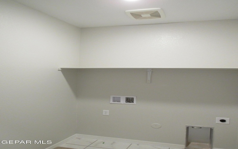 3717 Hill Top Place, El Paso, TX 79938, 4 Habitaciones Habitaciones , ,1 BañoBaños,Residential,En Venta,3717 Hill Top Place,922094