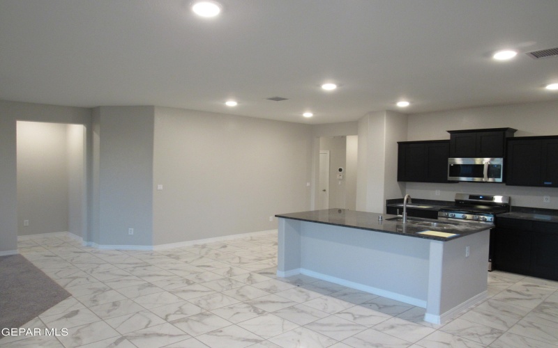 3717 Hill Top Place, El Paso, TX 79938, 4 Habitaciones Habitaciones , ,1 BañoBaños,Residential,En Venta,3717 Hill Top Place,922094
