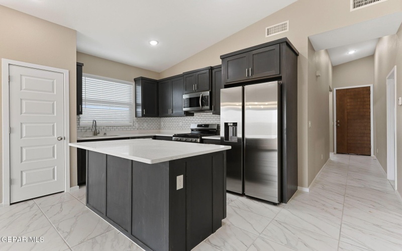 983 Barbara Ave., Socorro, TX 79927, 3 Habitaciones Habitaciones , ,2 BañosBaños,Residential,En Venta,983 Barbara Ave.,922105