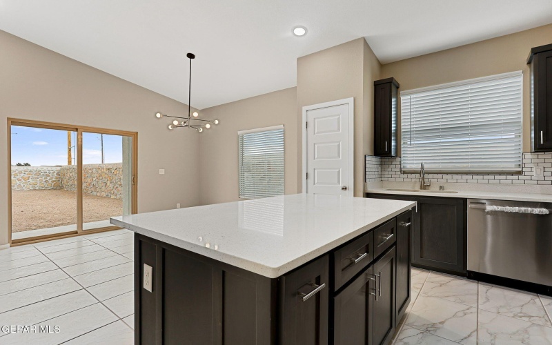 975 Barbara Ave, Socorro, TX 79927, 3 Habitaciones Habitaciones , ,2 BañosBaños,Residential,En Venta,975 Barbara Ave,922106