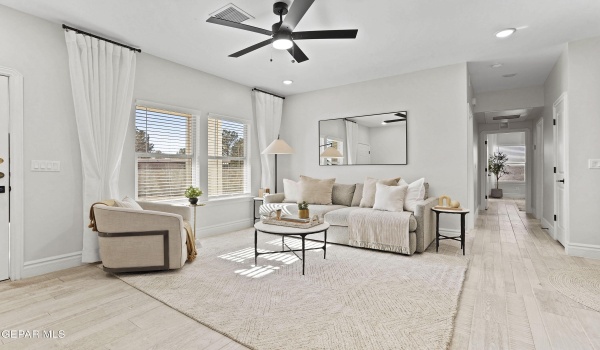 10680 Horn Circle #4, El Paso, TX 79927, 2 Bedrooms Bedrooms, ,2 BathroomsBathrooms,Residential Lease,For Rent,10680 Horn Circle,921021