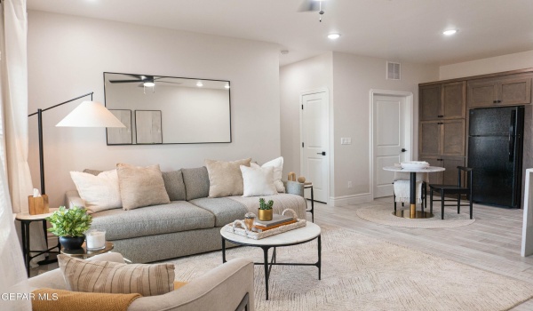 10680 Horn Circle #4, El Paso, TX 79927, 2 Bedrooms Bedrooms, ,2 BathroomsBathrooms,Residential Lease,For Rent,10680 Horn Circle,921021
