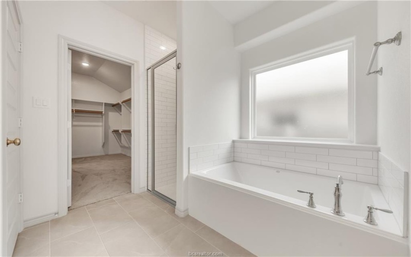 1615 Briscoe Manor Court, College Station, TX 77845, 3 Habitaciones Habitaciones , ,2 BañosBaños,Residential,En Venta,1615 Briscoe Manor Court,25000930