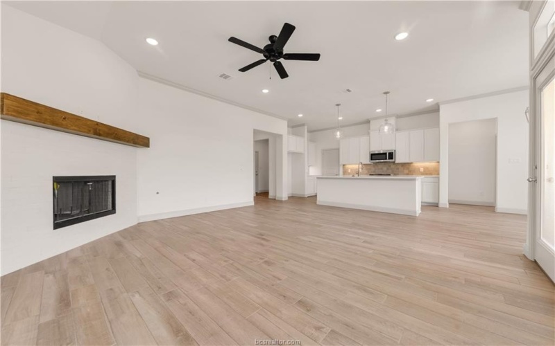 1615 Briscoe Manor Court, College Station, TX 77845, 3 Habitaciones Habitaciones , ,2 BañosBaños,Residential,En Venta,1615 Briscoe Manor Court,25000930