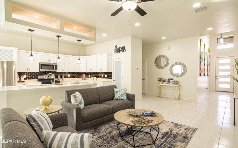 15384 Imagine Drive, El Paso, TX 79938, 4 Habitaciones Habitaciones , ,2 BañosBaños,Residential,En Venta,15384 Imagine Drive,921037