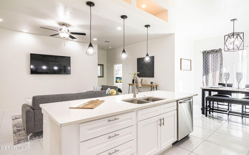 15384 Imagine Drive, El Paso, TX 79938, 4 Habitaciones Habitaciones , ,2 BañosBaños,Residential,En Venta,15384 Imagine Drive,921037