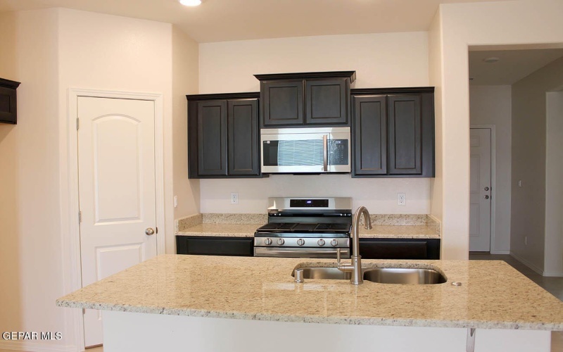 4792 Captain Isaac Camacho #B, El Paso, TX 79938, 3 Bedrooms Bedrooms, ,2 BathroomsBathrooms,Residential Lease,For Rent,4792 Captain Isaac Camacho,921045