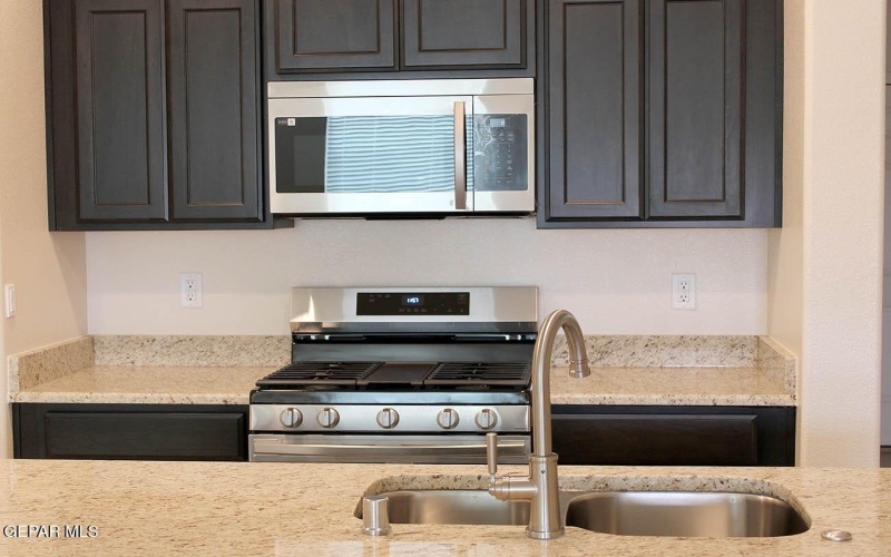 4792 Captain Isaac Camacho #B, El Paso, TX 79938, 3 Bedrooms Bedrooms, ,2 BathroomsBathrooms,Residential Lease,For Rent,4792 Captain Isaac Camacho,921045