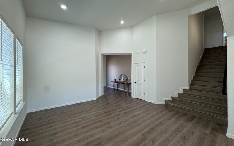 944 Aqueduct Avenue, El Paso, TX 79932, 5 Bedrooms Bedrooms, ,3 BathroomsBathrooms,Residential,For Sale,944 Aqueduct Avenue,921072