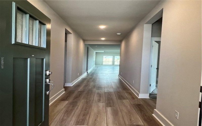 6303 Raleigh Drive, College Station, TX 77845, 4 Habitaciones Habitaciones , ,2 BañosBaños,Residential,En Venta,6303 Raleigh Drive,25001105