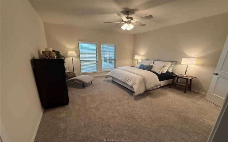 6303 Raleigh Drive, College Station, TX 77845, 4 Habitaciones Habitaciones , ,2 BañosBaños,Residential,En Venta,6303 Raleigh Drive,25001105