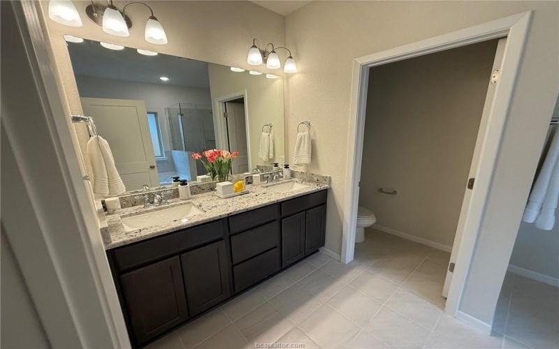 6303 Raleigh Drive, College Station, TX 77845, 4 Habitaciones Habitaciones , ,2 BañosBaños,Residential,En Venta,6303 Raleigh Drive,25001105