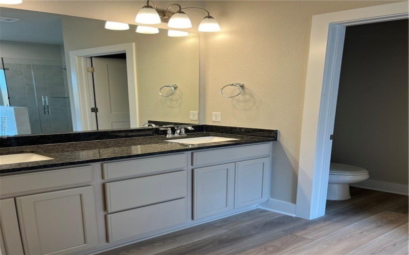 6303 Raleigh Drive, College Station, TX 77845, 4 Habitaciones Habitaciones , ,2 BañosBaños,Residential,En Venta,6303 Raleigh Drive,25001105