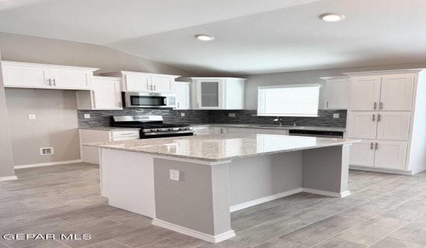 13824 Summer Valley Avenue, El Paso, TX 79928, 4 Bedrooms Bedrooms, ,2 BathroomsBathrooms,Residential,For Sale,13824 Summer Valley Avenue,921103