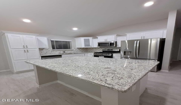 13837 Summer Valley Avenue, El Paso, TX 79928, 4 Bedrooms Bedrooms, ,2 BathroomsBathrooms,Residential,For Sale,13837 Summer Valley Avenue,921104