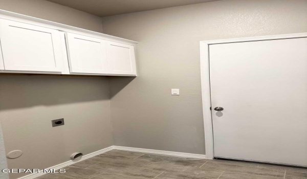 13837 Summer Valley Avenue, El Paso, TX 79928, 4 Bedrooms Bedrooms, ,2 BathroomsBathrooms,Residential,For Sale,13837 Summer Valley Avenue,921104