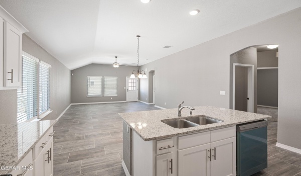 13864 Summer Valley Avenue, El Paso, TX 79928, 4 Bedrooms Bedrooms, ,3 BathroomsBathrooms,Residential,For Sale,13864 Summer Valley Avenue,921114