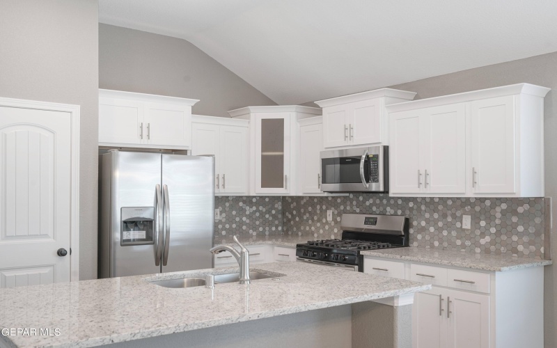 13864 Summer Valley Avenue, El Paso, TX 79928, 4 Bedrooms Bedrooms, ,3 BathroomsBathrooms,Residential,For Sale,13864 Summer Valley Avenue,921114