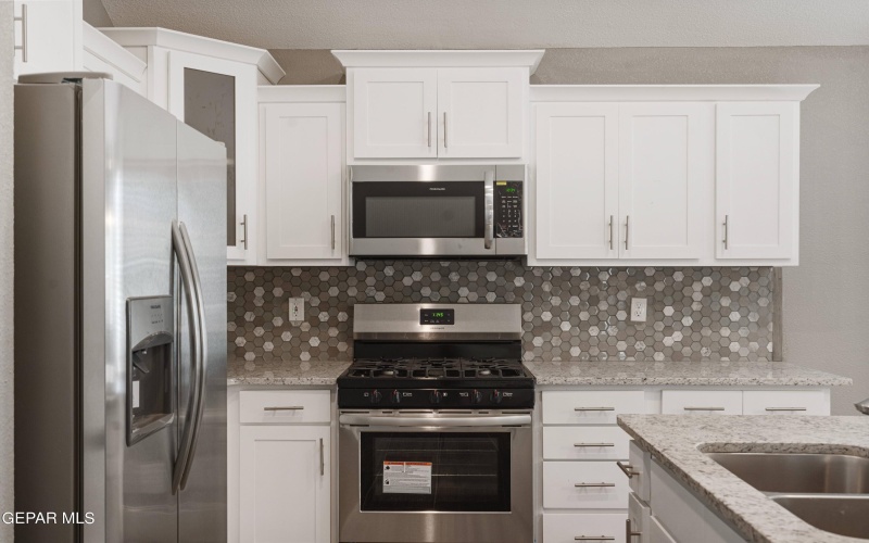 13864 Summer Valley Avenue, El Paso, TX 79928, 4 Bedrooms Bedrooms, ,3 BathroomsBathrooms,Residential,For Sale,13864 Summer Valley Avenue,921114