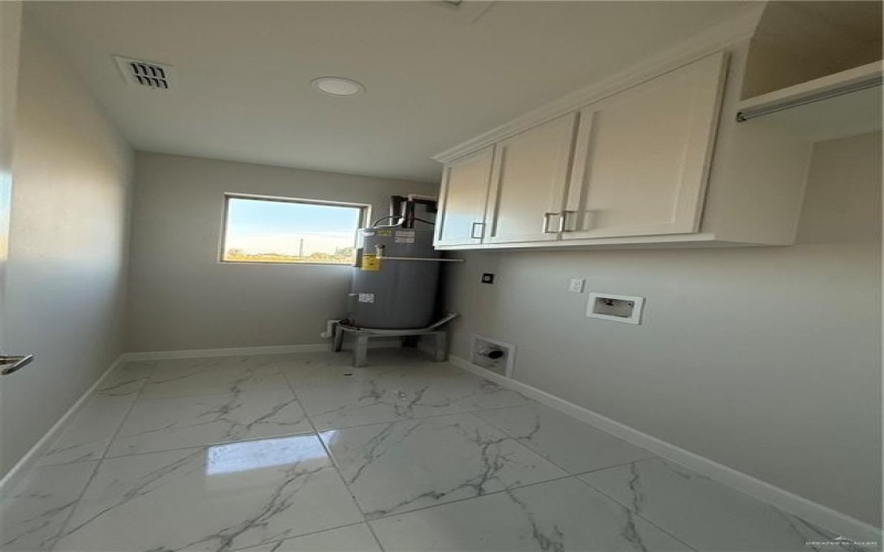 907 39th Street, San Juan, TX 78516, 4 Bedrooms Bedrooms, ,2 BathroomsBathrooms,Residential,For Sale,907 39th Street,459850
