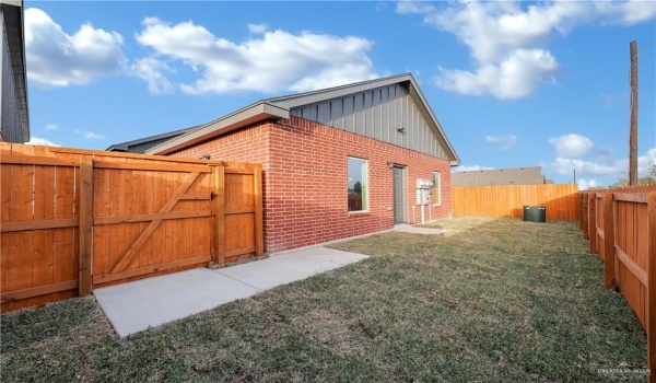 900 W 8th Street, Mission, TX 78572, ,Residential Multi Family,For Sale,900 W 8th Street,460171