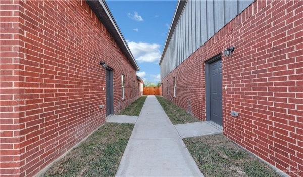 900 W 8th Street, Mission, TX 78572, ,Residential Multi Family,For Sale,900 W 8th Street,460171