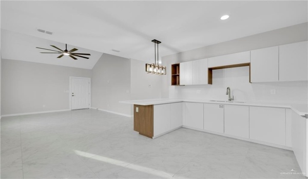 1007 Hidden Hills Street, Mission, TX 78572, ,Residential Multi Family,For Sale,1007 Hidden Hills Street,460174