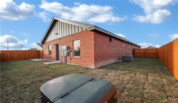 1007 Hidden Hills Street, Mission, TX 78572, ,Residential Multi Family,For Sale,1007 Hidden Hills Street,460174