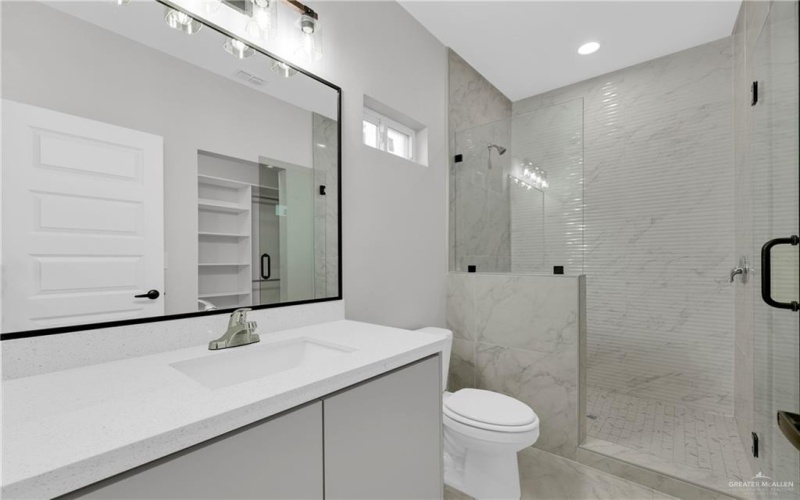 901 W 8th Street, Mission, TX 78572, ,Residential Multi Family,En Venta,901 W 8th Street,460176