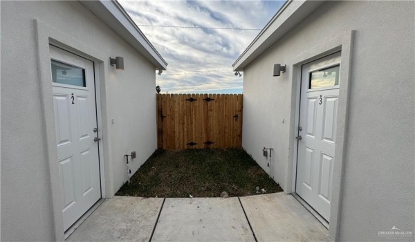 2309 N 43rd Street #2, McAllen, TX 78501, 3 Bedrooms Bedrooms, ,2 BathroomsBathrooms,Residential Lease,For Rent,2309 N 43rd Street,460405