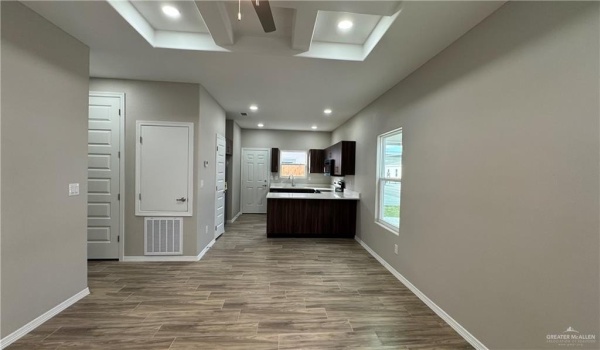2309 N 43rd Street #2, McAllen, TX 78501, 3 Bedrooms Bedrooms, ,2 BathroomsBathrooms,Residential Lease,For Rent,2309 N 43rd Street,460405