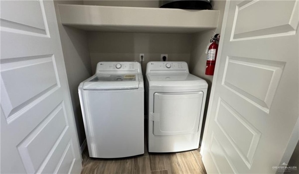 2313 N 43rd Street #4, McAllen, TX 78501, 2 Bedrooms Bedrooms, ,2 BathroomsBathrooms,Residential Lease,For Rent,2313 N 43rd Street,460421