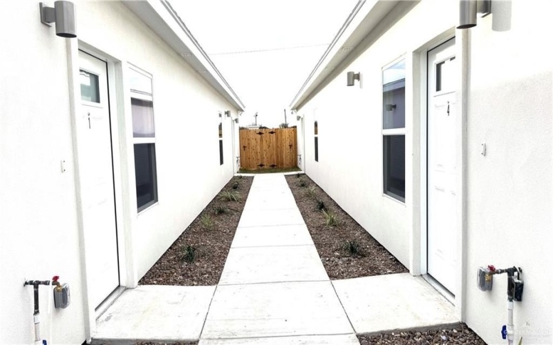 2313 N 43rd Street #4, McAllen, TX 78501, 2 Bedrooms Bedrooms, ,2 BathroomsBathrooms,Residential Lease,For Rent,2313 N 43rd Street,460421
