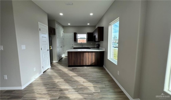 2313 N 43rd Street #4, McAllen, TX 78501, 2 Bedrooms Bedrooms, ,2 BathroomsBathrooms,Residential Lease,For Rent,2313 N 43rd Street,460421