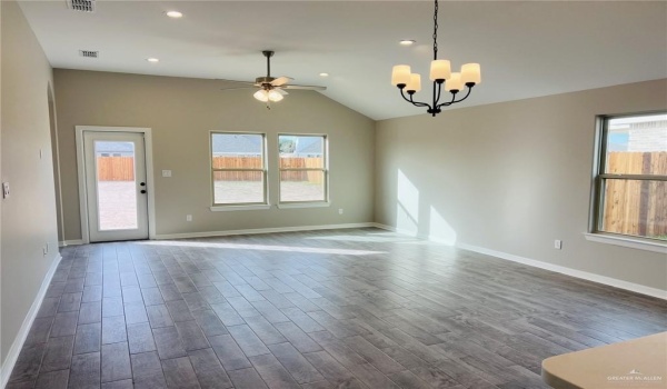 8313 N 34th Lane, McAllen, TX 78504, 3 Bedrooms Bedrooms, ,2 BathroomsBathrooms,Residential Lease,For Rent,8313 N 34th Lane,460435