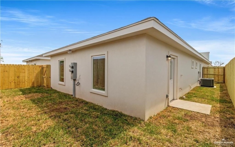 215 W Diamond Avenue, Mission, TX 78573, ,Residential Multi Family,For Sale,215 W Diamond Avenue,460451