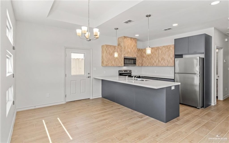 215 W Diamond Avenue, Mission, TX 78573, ,Residential Multi Family,For Sale,215 W Diamond Avenue,460451