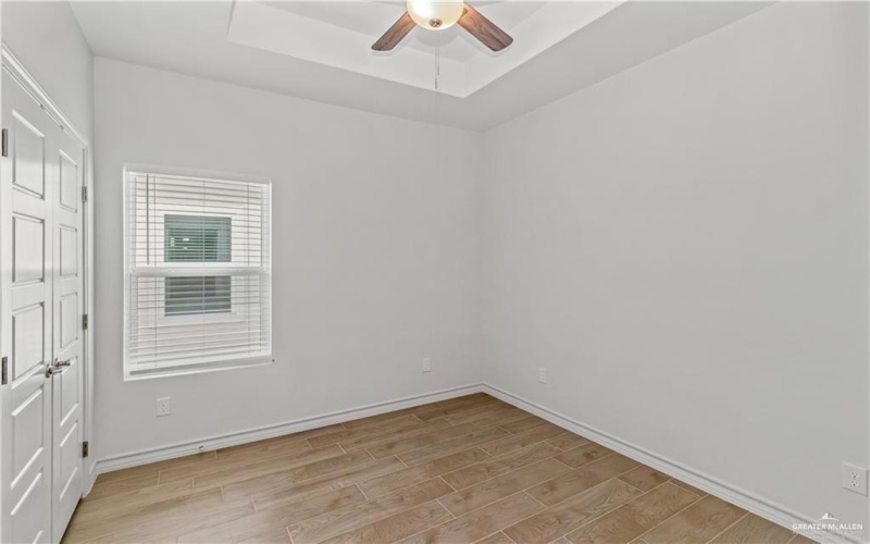 215 W Diamond Avenue, Mission, TX 78573, ,Residential Multi Family,For Sale,215 W Diamond Avenue,460451
