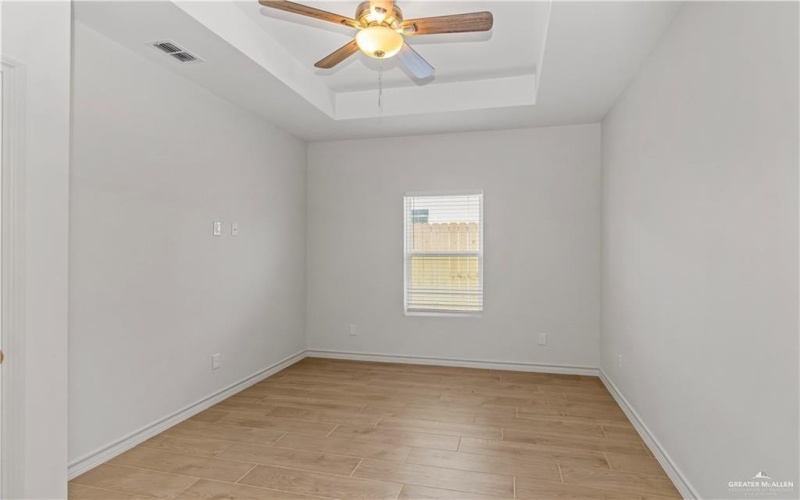 215 W Diamond Avenue, Mission, TX 78573, ,Residential Multi Family,For Sale,215 W Diamond Avenue,460451