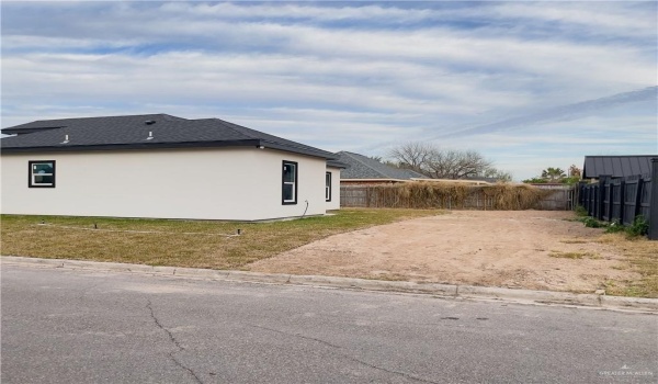 7709 Squire Lane, Mission, TX 78572, 3 Bedrooms Bedrooms, ,2 BathroomsBathrooms,Residential,For Sale,7709 Squire Lane,460544