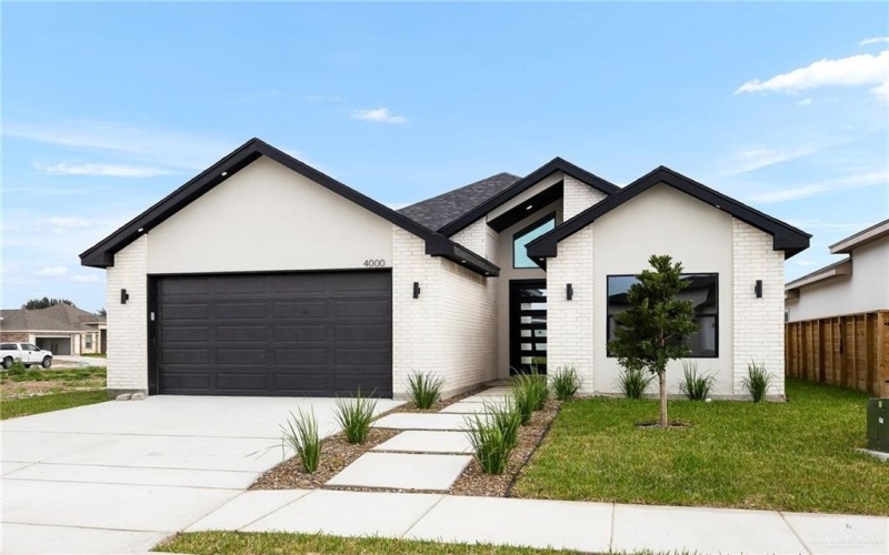4000 Mullin Avenue, Edinburg, TX 78542, 3 Bedrooms Bedrooms, ,2 BathroomsBathrooms,Residential,For Sale,4000 Mullin Avenue,460893