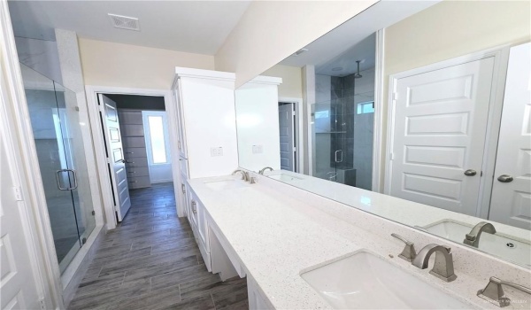 1013 Solaris Street, Edinburg, TX 78541, 3 Bedrooms Bedrooms, ,2 BathroomsBathrooms,Residential,For Sale,1013 Solaris Street,461056