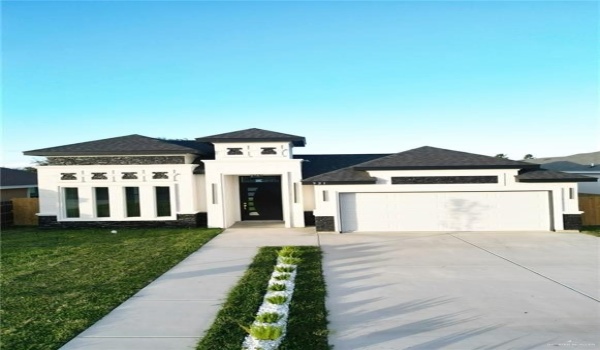 921 E Rio Vista Avenue, Pharr, TX 78577, 3 Bedrooms Bedrooms, ,2 BathroomsBathrooms,Residential,For Sale,921 E Rio Vista Avenue,461136