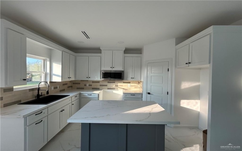 5917 N Playa Del Sol Street, Edinburg, TX 78572, 3 Habitaciones Habitaciones , ,2 BañosBaños,Residential,En Venta,5917 N Playa Del Sol Street,461152