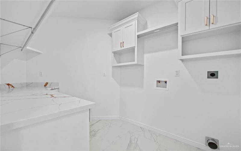 1207 Peregrine Drive, Edinburg, TX 78542, 3 Habitaciones Habitaciones , ,2 BañosBaños,Residential,En Venta,1207 Peregrine Drive,461293