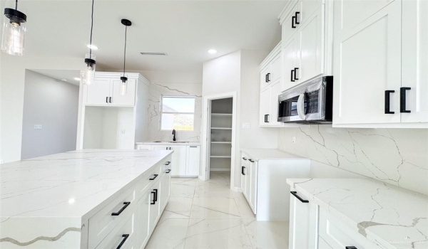 5008 Duke Avenue, McAllen, TX 78504, 3 Bedrooms Bedrooms, ,2 BathroomsBathrooms,Residential,For Sale,5008 Duke Avenue,461338