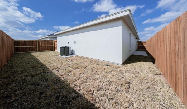 2605 Sage Drive, Weslaco, TX 78596, ,Residential Multi Family,En Venta,2605 Sage Drive,461364