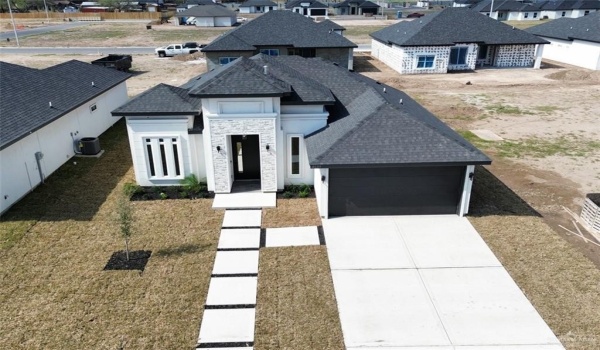 8039 N 48th Lane, McAllen, TX 78504, 3 Bedrooms Bedrooms, ,2 BathroomsBathrooms,Residential,For Sale,8039 N 48th Lane,461373